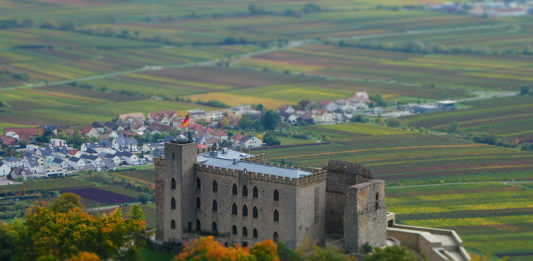 Kalmit und Hambacher Schloss